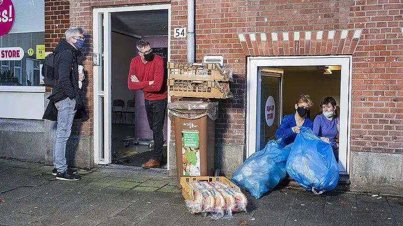 We delen niet alleen brood uit, maar ook een glimlach.